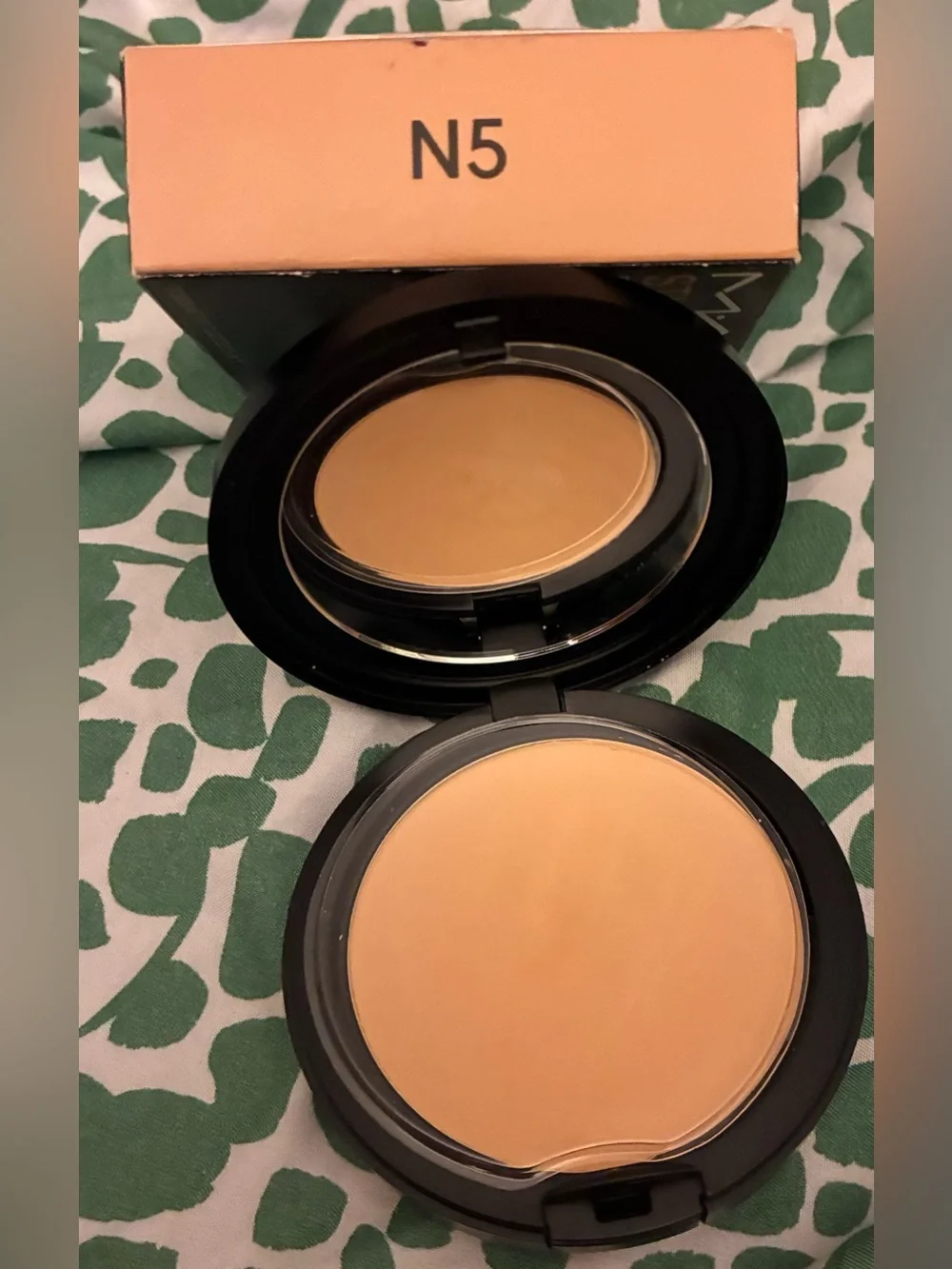 MAC Cosmetics m·a·c studio